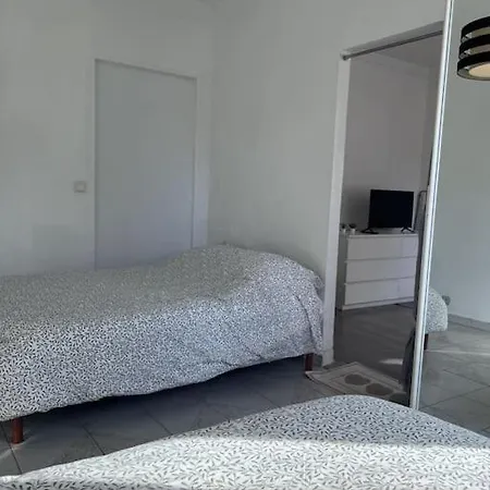 2 Pièces Idéalement Situé 5 Min De La à Pied Appartamento Mentone