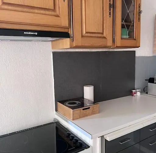 2 Pièces Idéalement Situé 5 Min De La à Pied * Menton