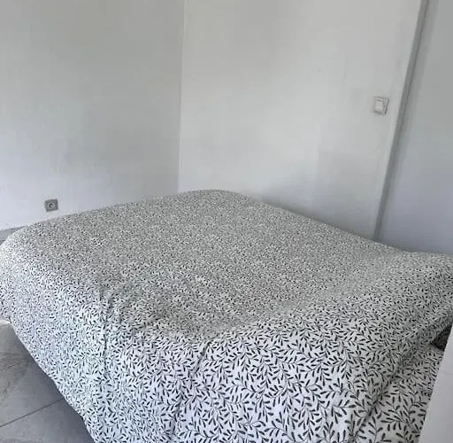 2 Pièces Idéalement Situé 5 Min De La à Pied Menton